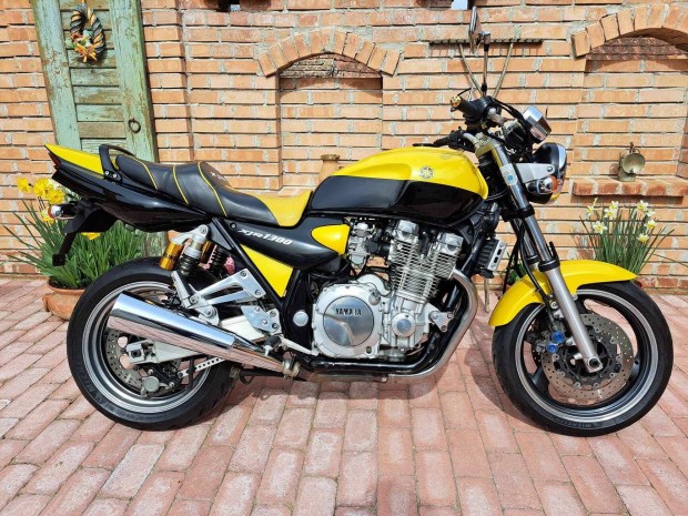 Yamaha Xjr1300 alkatrszek eladk