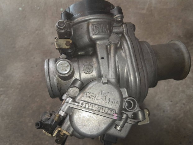 Yamaha Yzf 600 alkatr�sz , karbur�tor