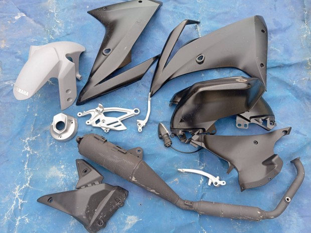 Yamaha Yzfr 125 alkatr�sz , kipufog�