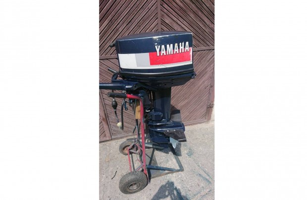 Yamaha (25-20Le.) rövid csizmás, 2 ütemű, 2 hengeres motor