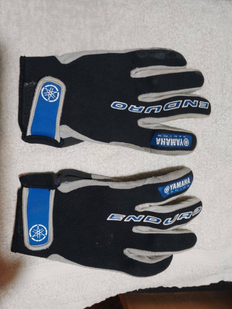 Yamaha "gyári" enduro kesztyű.Nagyon jó anyagú