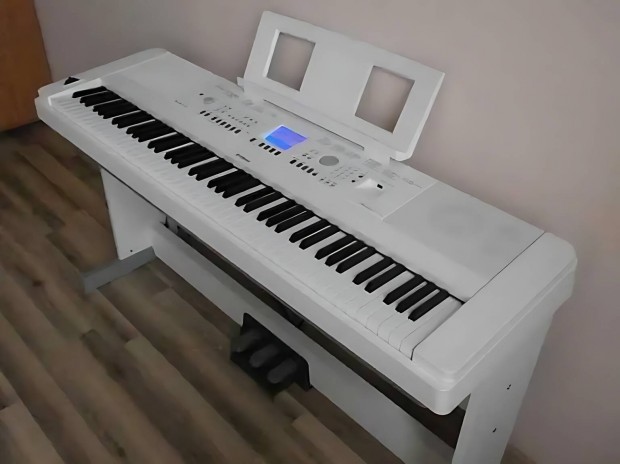 Yamaha dgx 650 digital piano 