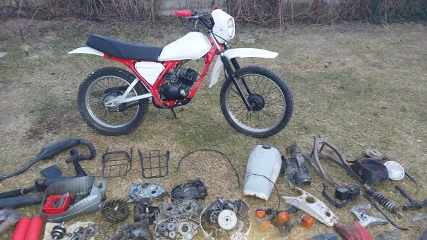 Yamaha dt mx 50 alkatrszek egyben eladk 