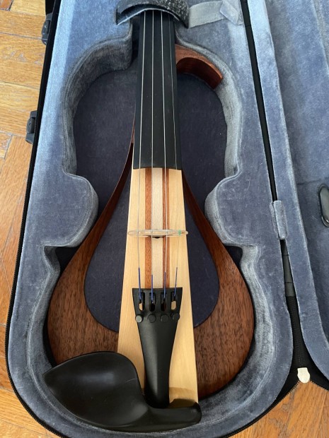 Yamaha elektromos hegedű yev-104