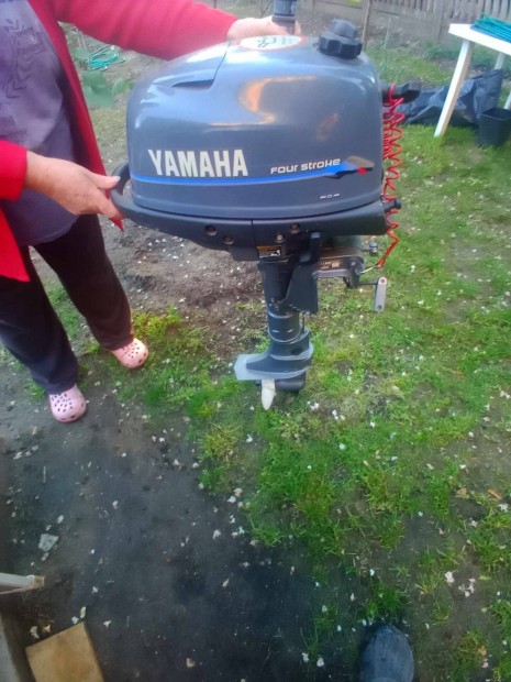 Yamaha four stroke motor csnakkal