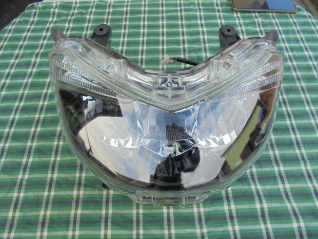 Yamaha gyri Led lmpa elad