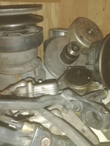 Yamaha majesty 125 150 180 bontott alkatr�szek. 