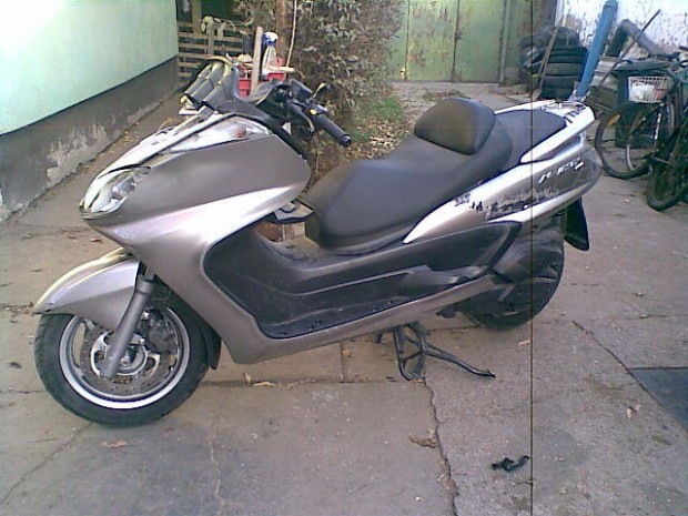 Yamaha majesty 400 minden alkatrésze eladó