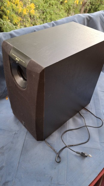 Yamaha mlynyom, subwoofer SW-P130