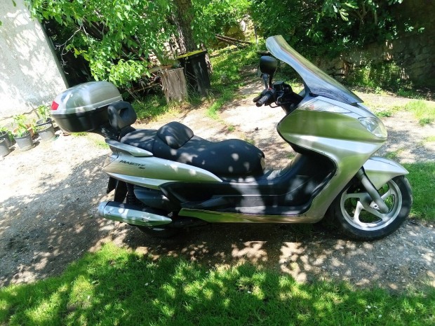 Yamaha nagyrobog elad