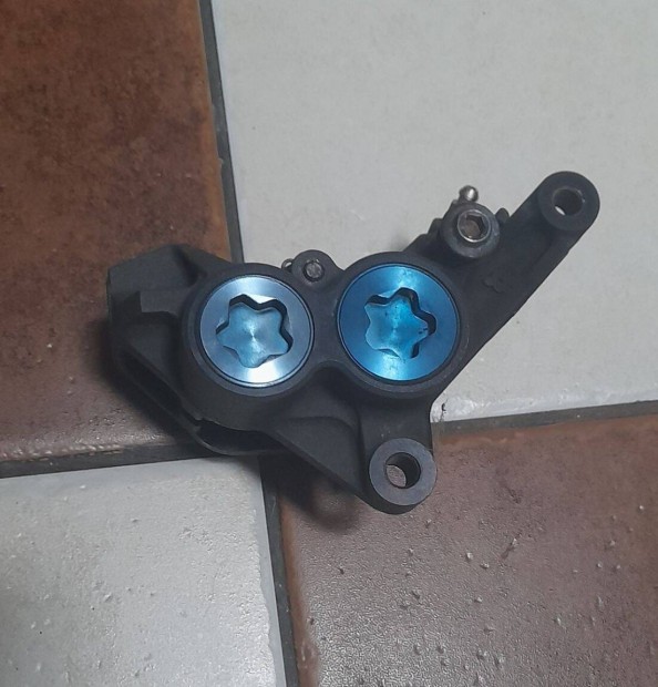 Yamaha n�gydugatty�s f�knyereg