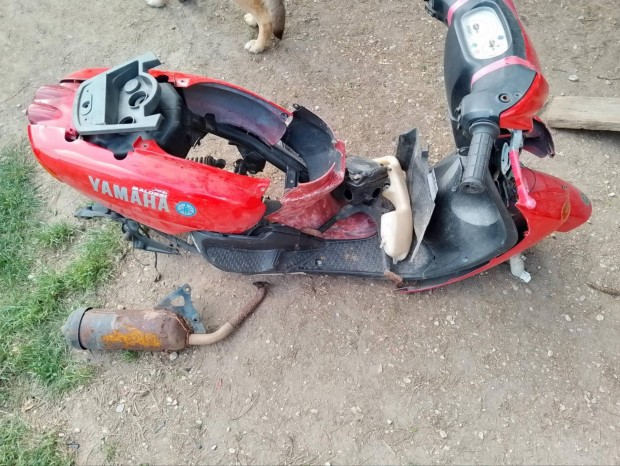 Yamaha neos alkatrészek alkatrész bontás