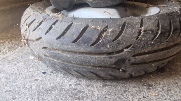 Yamaha neos első és hátsó kerék szett gumival