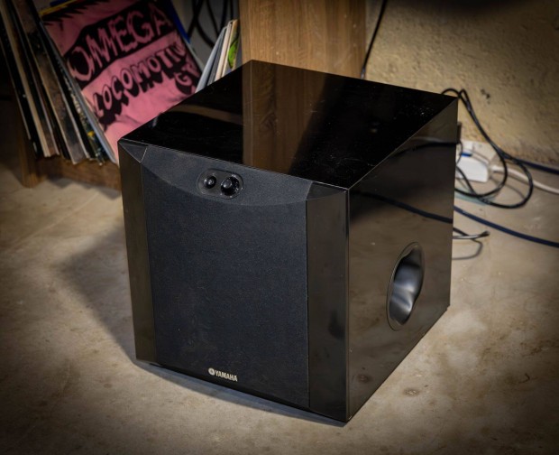 Yamaha ns-sw300 aktv subwoofer