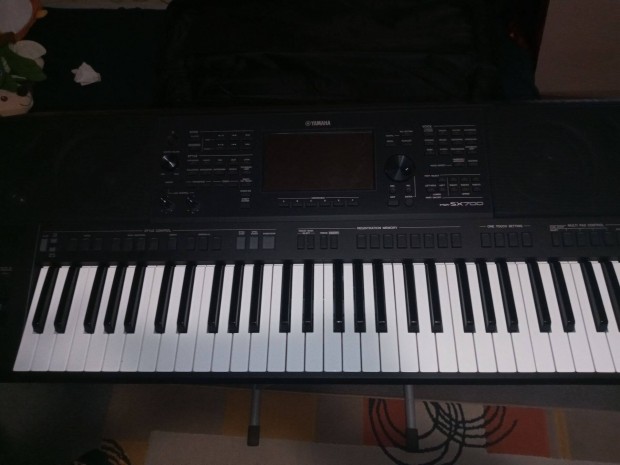 Yamaha psr SX 700