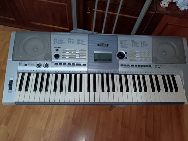 Yamaha psr e403 szinti elad 