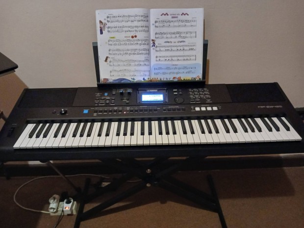 Yamaha psr-ew 425 elad