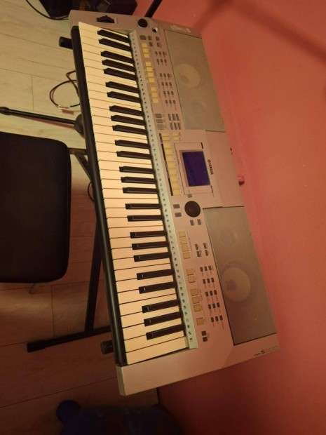 Yamaha psr s 500