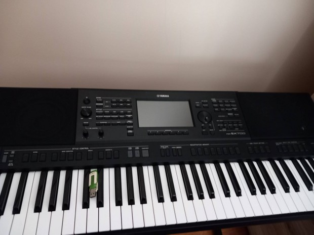 Yamaha psr sx700