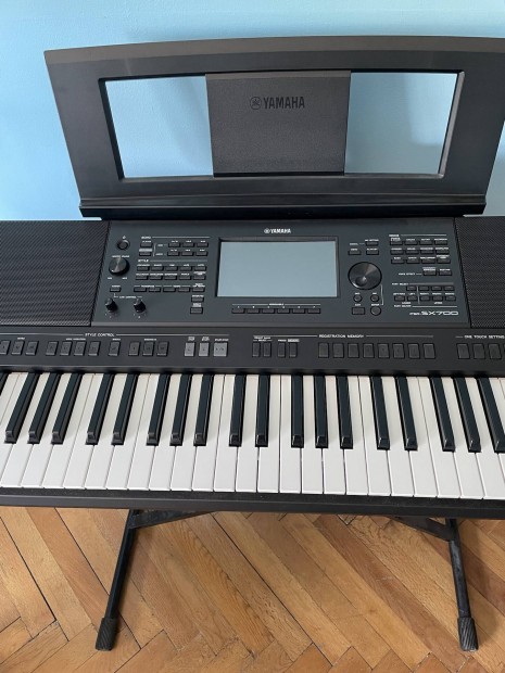 Yamaha psr sx 700