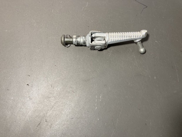 Yamaha r6 1999-2002 jobb els� l�btart� t�ske