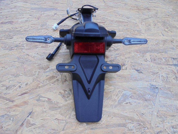 Yamaha új rendszám tartó ( Ledes ) idom eladó