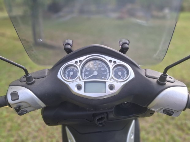 Yamaha xcity 250 elad