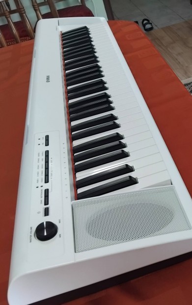 Yamaha zongora Np 12