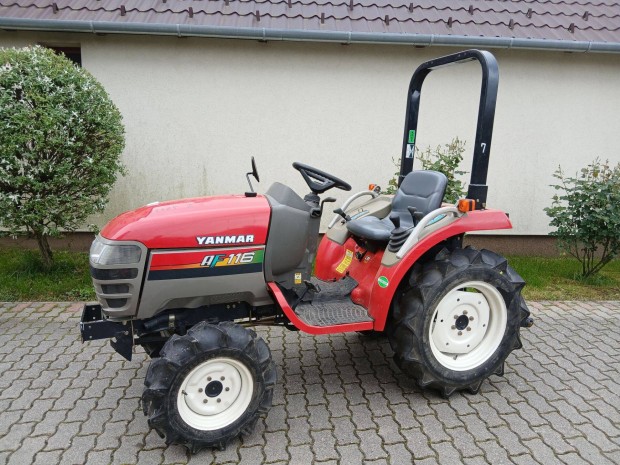 Yanmar AF116 traktor, talajmaróval és szárzúzóval (rotációs kapával)