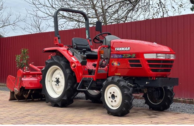 Yanmar AF324 japn traktor kistraktor 2000-vj, 24 Le-s, power shift