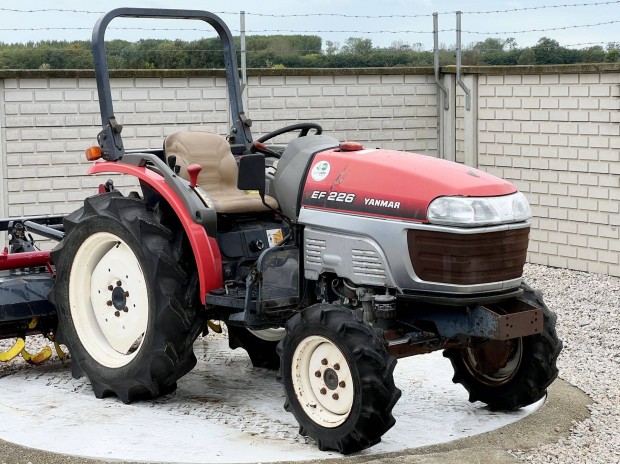 Yanmar EF226D japn kistraktor