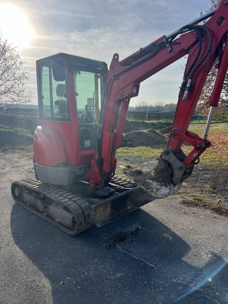 Yanmar Vio gumilncos krforg 2.5 t