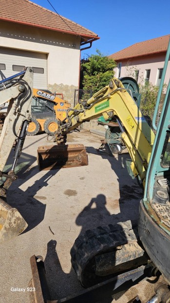 Yanmar vio 25-4  