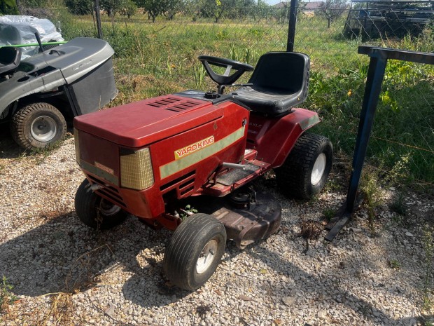 Yard King fnyr traktor Briggs&Stratton 11hp foglalkozs