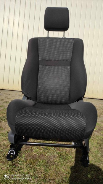 Yaris (P10)1.5 Turbo anys oldali ls vezet oldalra thzhat