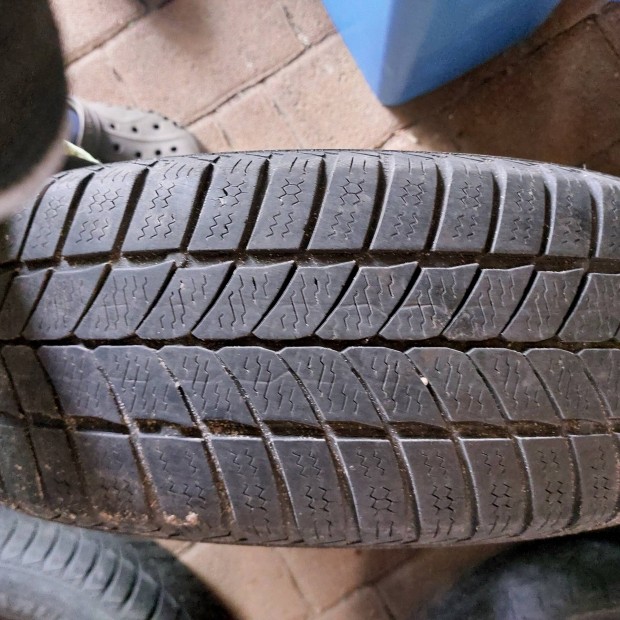 Yaris lemezfelni 4db téligumival