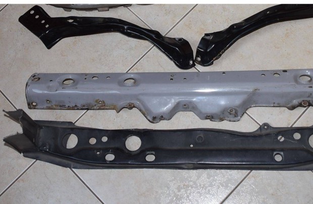 Yaris zárhíd lámpa tartó, hűtő tartó keret, Toyota 1999-2005