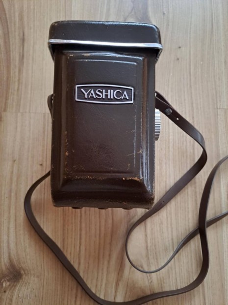 Yashica EM retr kamera