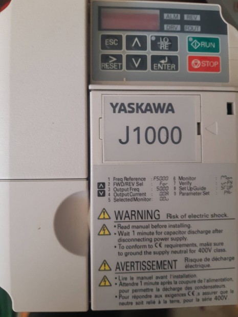 Yaskawa J1000 frekvenciavlt JC4A0004BAA Input:AC380V Output:1,5KW