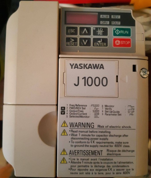 Yaskawa frekvenciavlt Cimr-Jcba0010BAA AC:200-240V 2,2KW/1,5KW