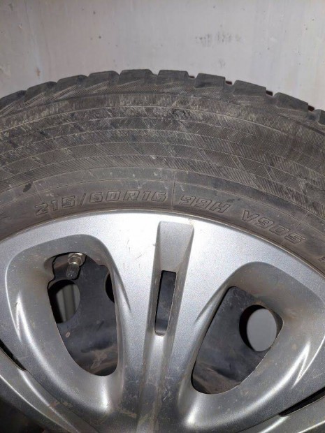 Yokohama 215/60 R16 Tligumi aclfelnivel, + Tpms