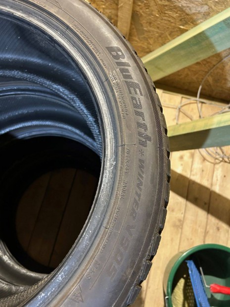 Yokohama 235/45R19 tligumi garnitra 7,5mm profillal 75.000Ft