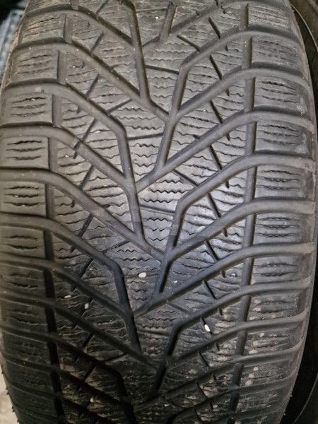 Yokohama 235/60R16 V905 5-6mm DOT15 hasznlt gumi HG11657 tli