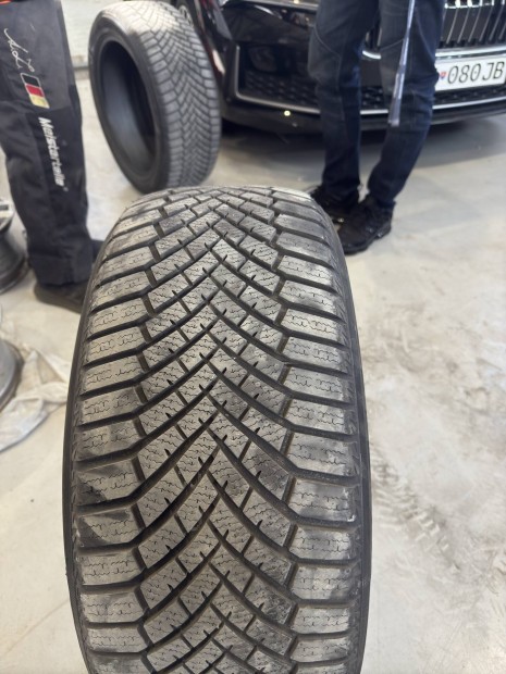 Yokohama 245/45 R18 teli gumi szett 