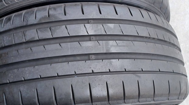 Yokohama Advan Sport V107 235/50 R19 nyári gumik 4db