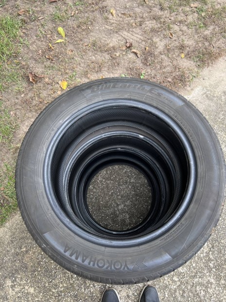 Yokohama Bluearth 205/55 R16 nyri gumi