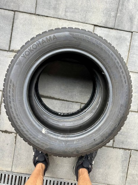 Yokohama Bluearth 2db tli gumi 205/60r16 vj:2020