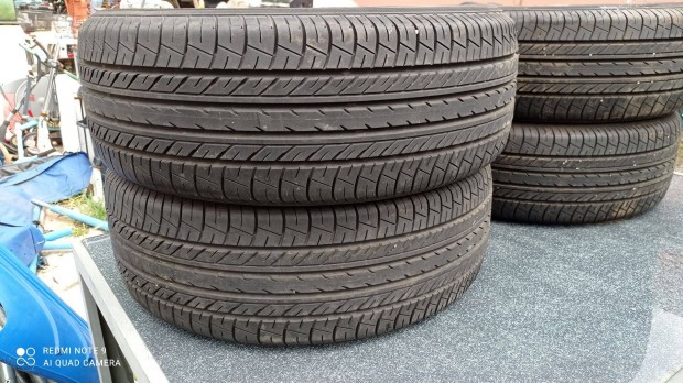 Yokohama Bluearth E70 aut gumi garnitra 225/55 R18