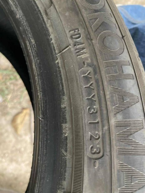 Yokohama Bluearth GT AE51 215/50 R17 95W DOT 3123