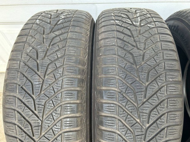 Yokohama Bluearth winter V905 215/60 R16 99H XL tli gumi (2 db)